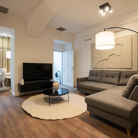 Stylish Apartment With Dedicated Working Space And Super King-Size Bed Located Between City Centre And Donau River Viena Exterior foto