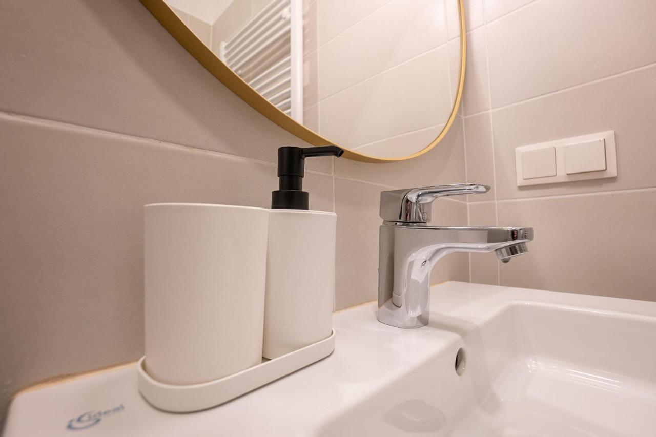 Stylish Apartment With Dedicated Working Space And Super King-Size Bed Located Between City Centre And Donau River Viena Exterior foto